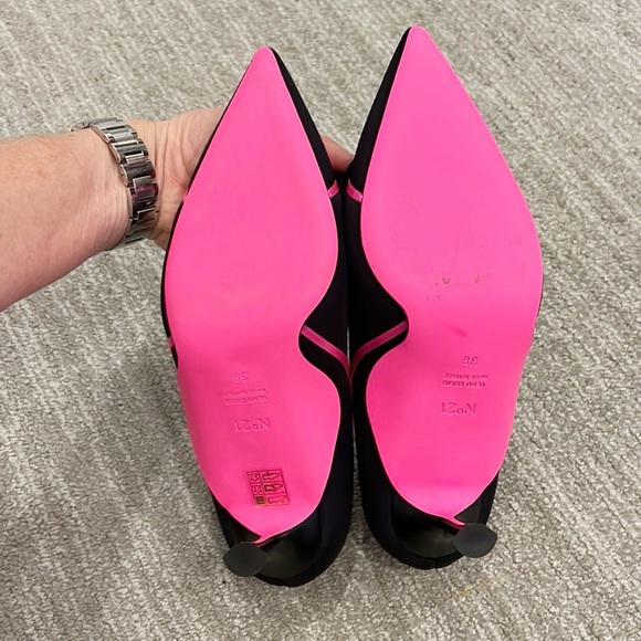 NWOT No. 21 Numero Ventuno Black and Hot Pink Bow Heels - Picture 9 of 11